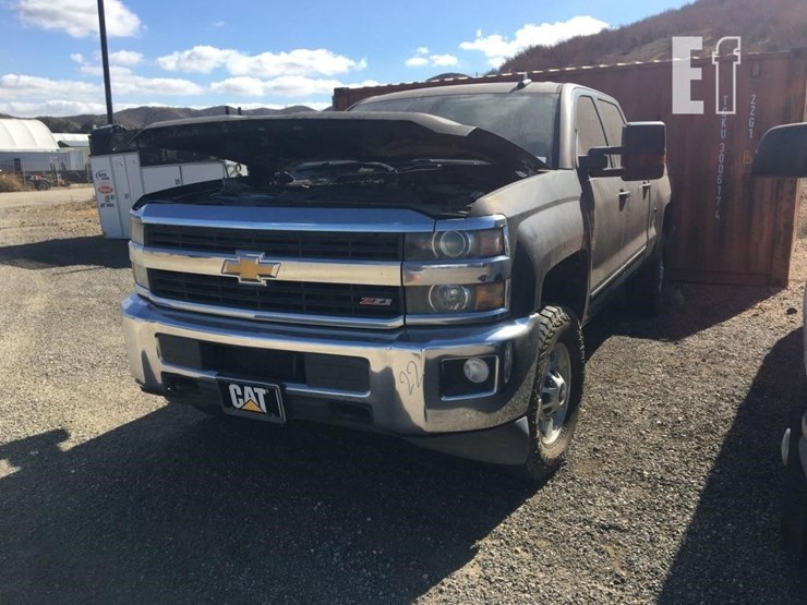 2016-chevrolet-silverado-2500hd-lt-image-1