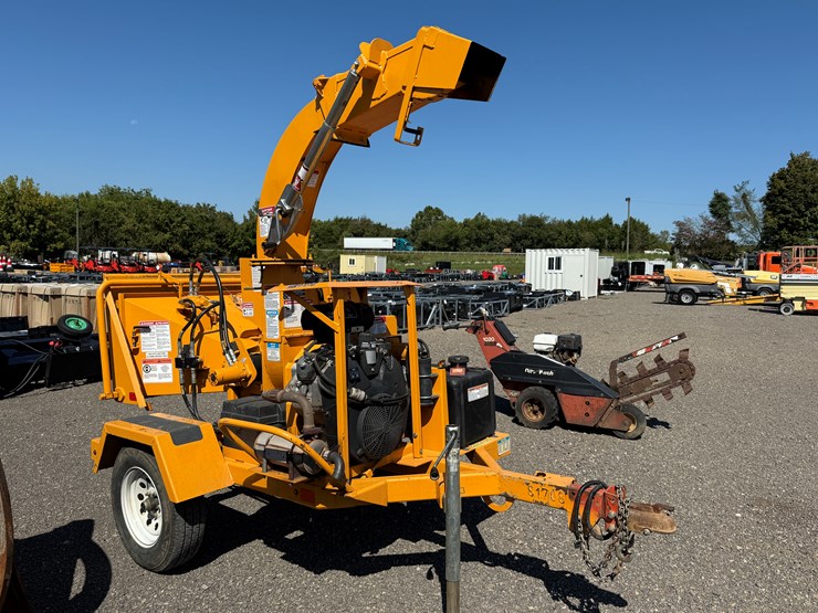 #76-•-bandit-towable-wood-chipper-image-1