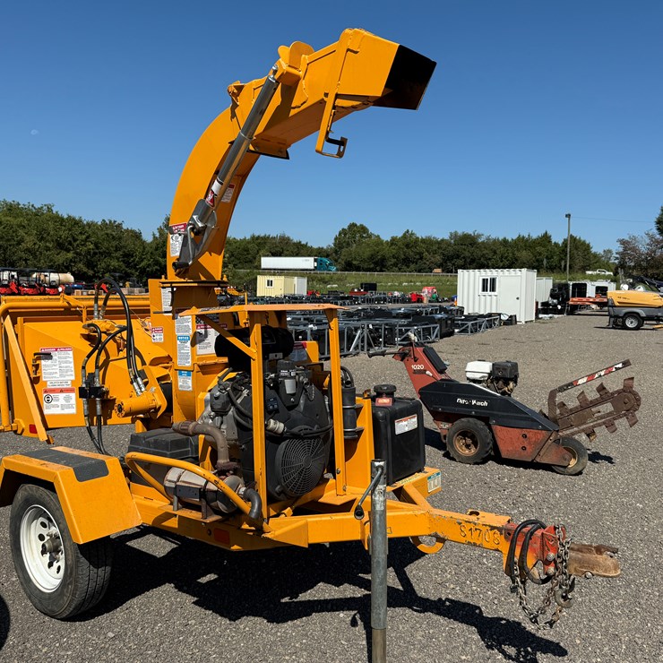 #76 • BANDIT TOWABLE WOOD CHIPPER