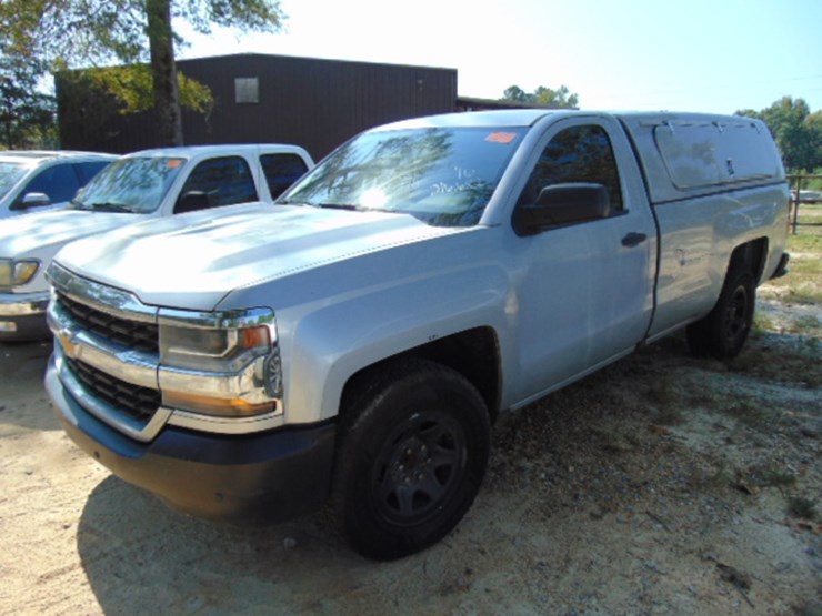 2016-chevrolet-silverado-1500-image-1