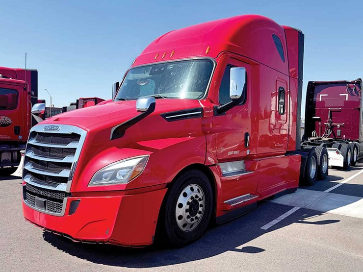 2021-freightliner-cascadia-126-image-1