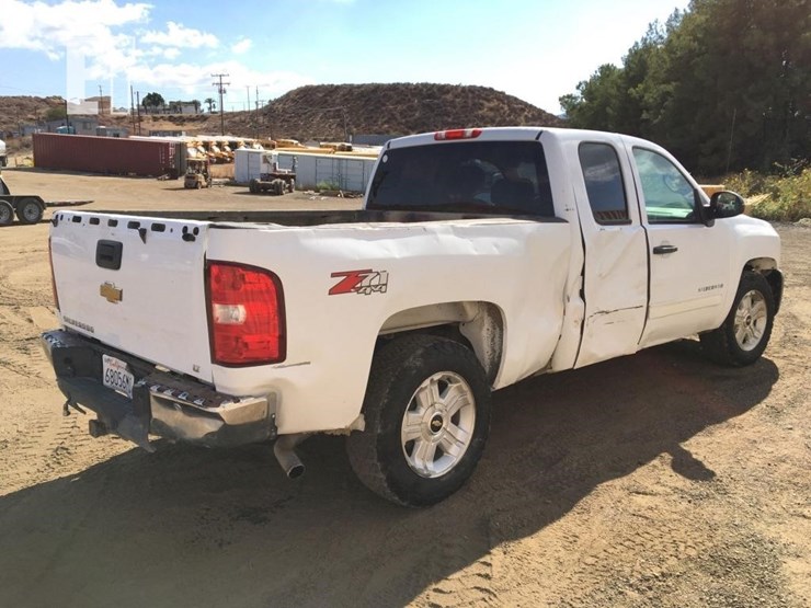 2013-chevrolet-silverado-1500-lt-image-3