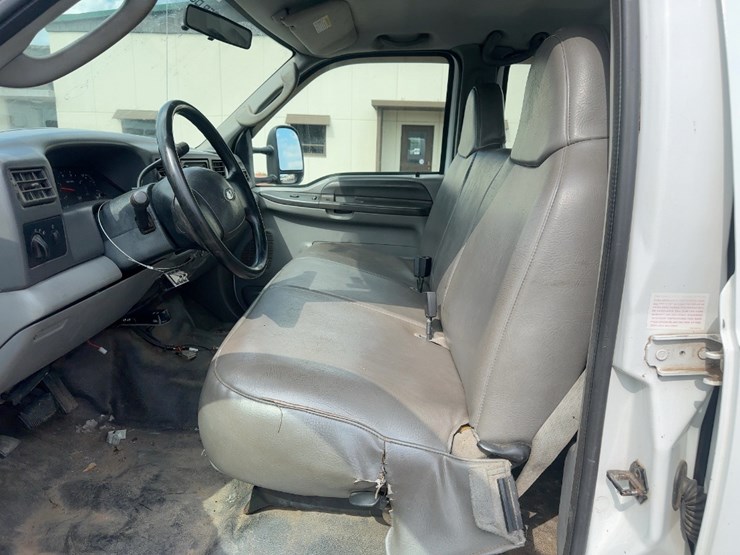 2004-ford-f250-xl-image-18