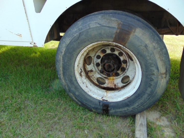 2004-ford-f750-image-7