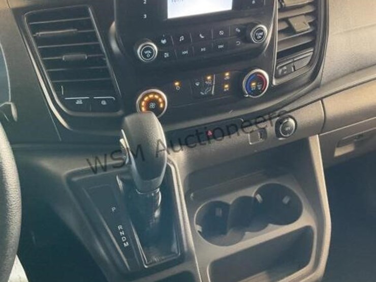 2022-ford-transit-image-26