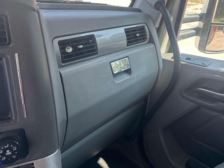 2016-kenworth-t880-image-38