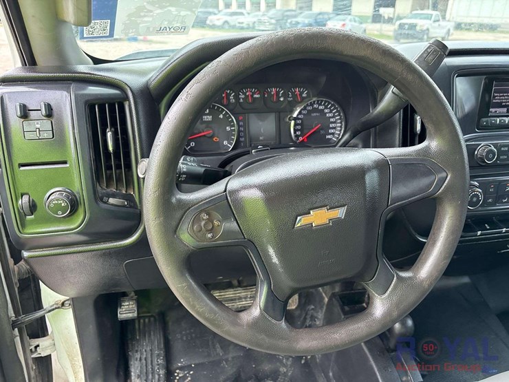 2015-chevrolet-silverado-image-12