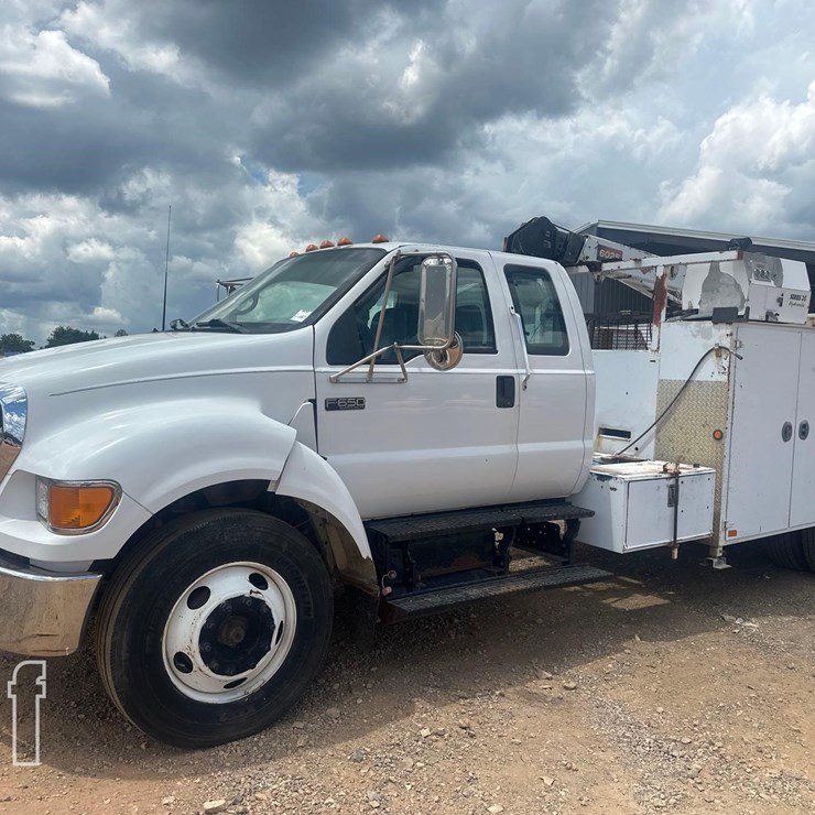 2005 IMT 6025