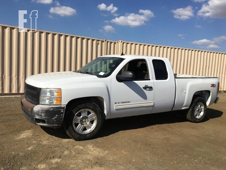 2013-chevrolet-silverado-1500-lt-image-1