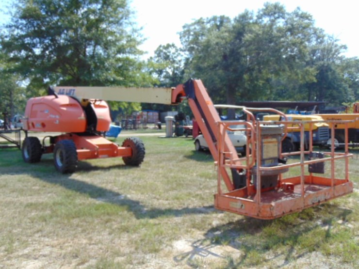 2013-jlg-460sj-image-1