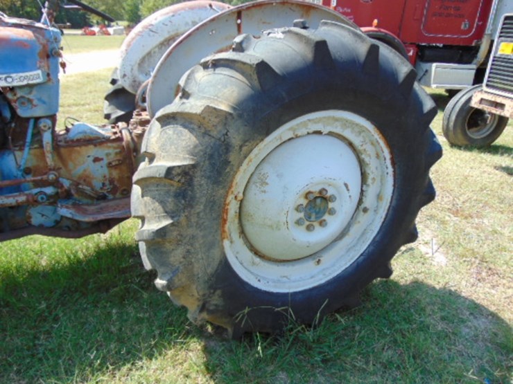ford-2000-image-4