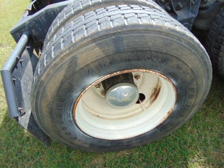 2004-mack-ch613-image-4