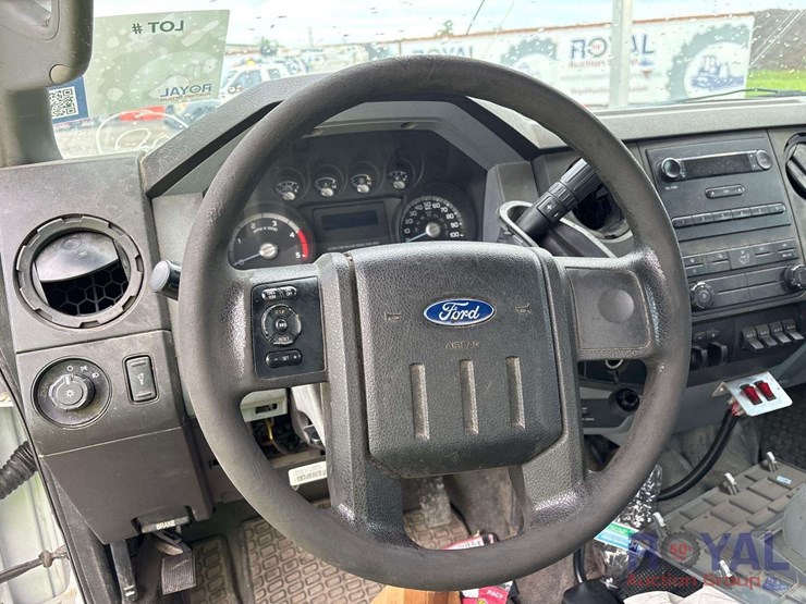 2016-ford-f550-image-15