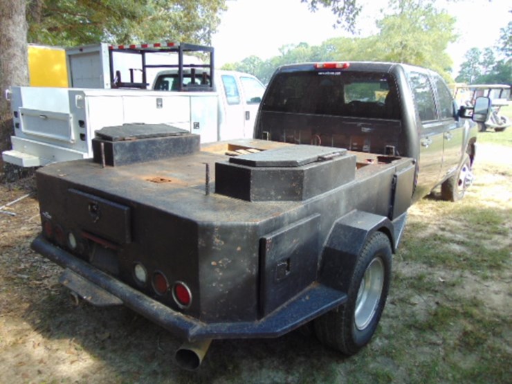 2011-chevrolet-silverado-3500-image-6