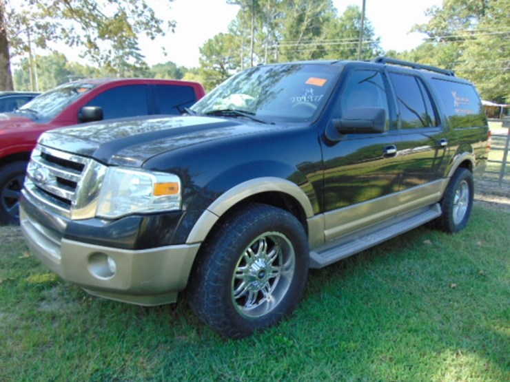 2014-ford-expedition-xlt-image-1