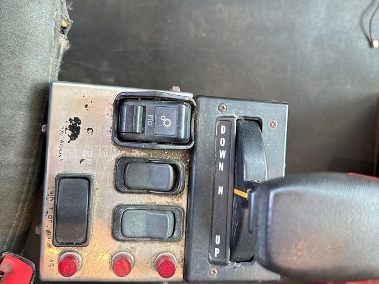 2016-kenworth-t880-image-31