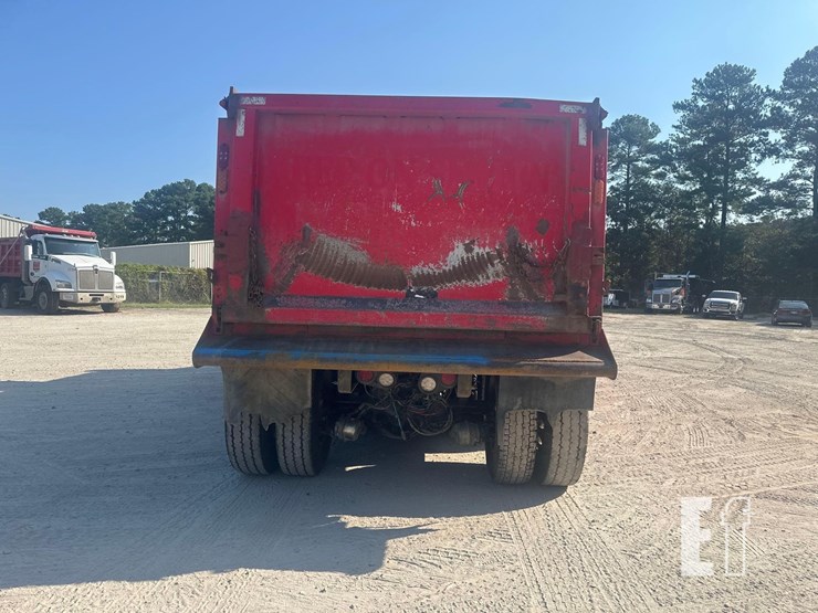 2019-peterbilt-567-image-5