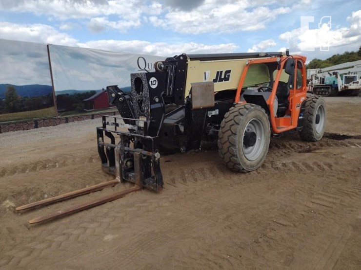 2023-jlg-1055-image-32