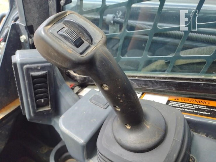 2020-deere-325g-image-9