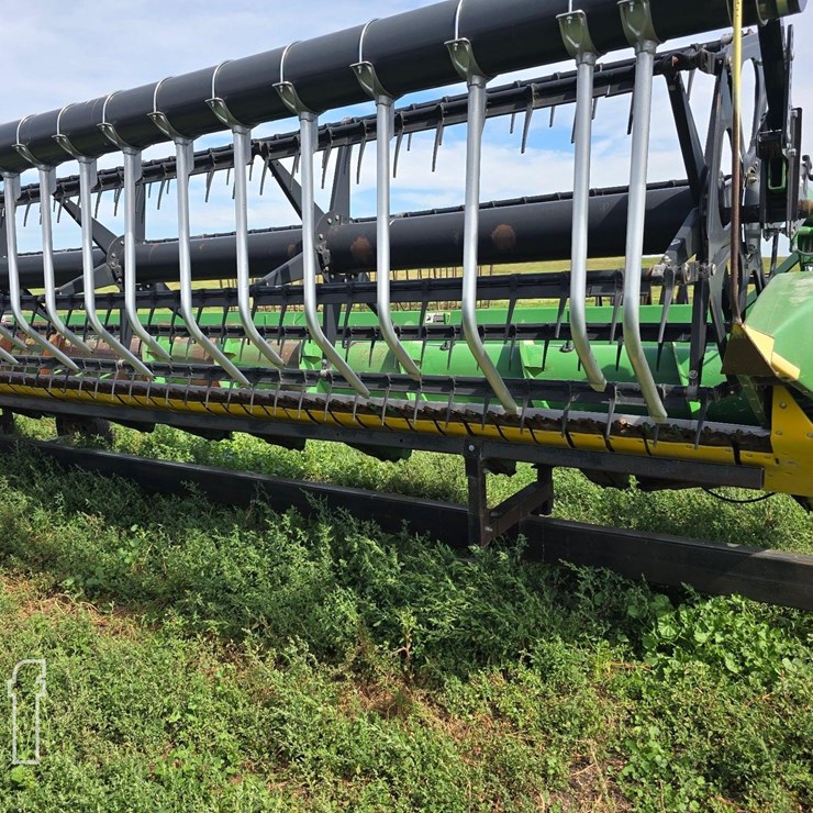 2005 JOHN DEERE 630F