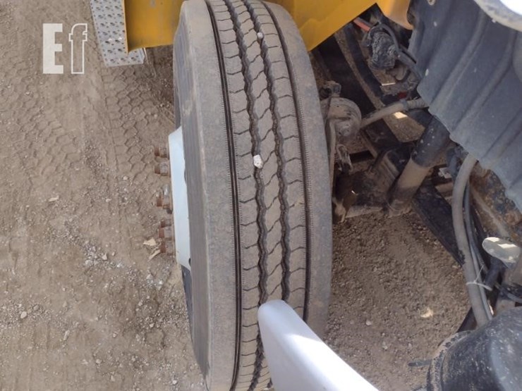 2018-international-durastar-4300-image-20