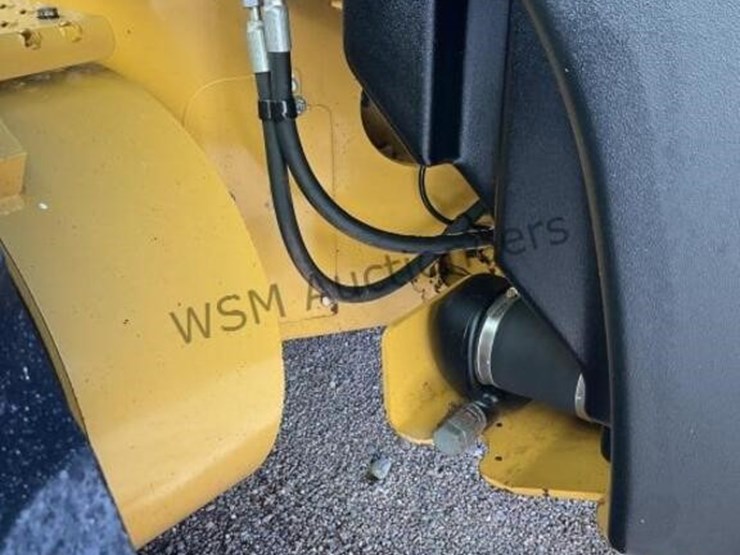2012-caterpillar-12m2-image-22