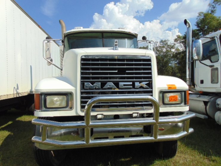 2004-mack-ch613-image-7