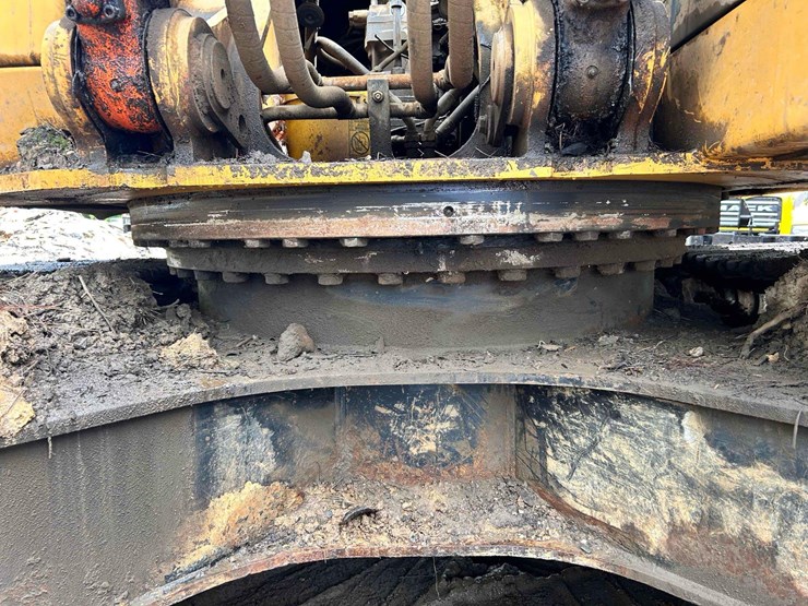 2010-deere-350d-image-11