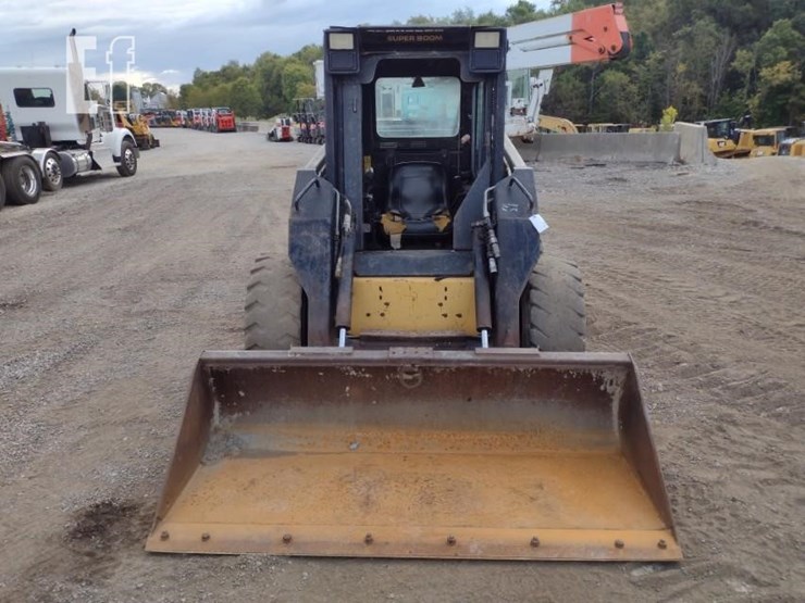 new-holland-lx885-image-2