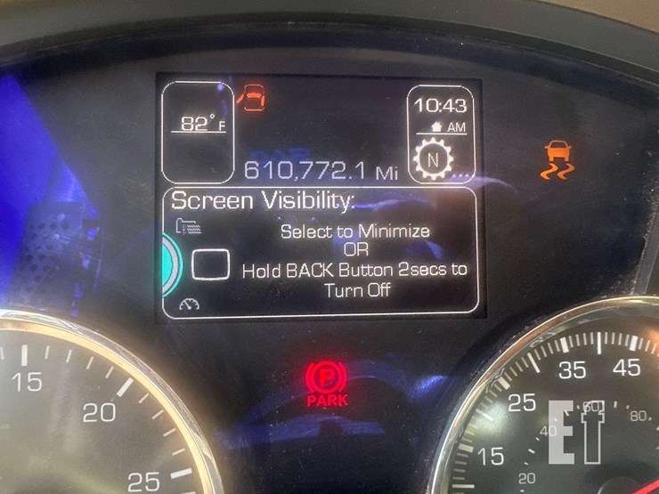 2015-kenworth-t880-image-28