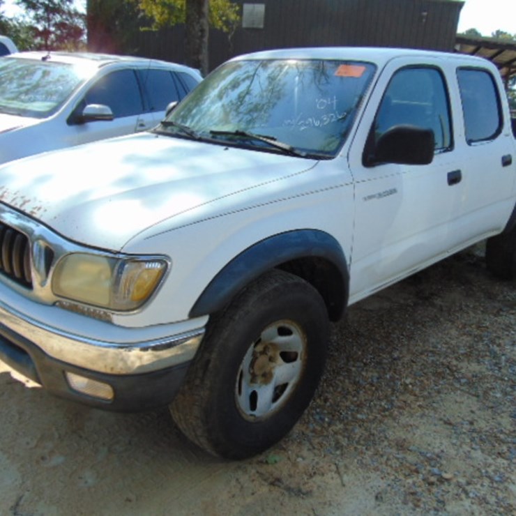 2004 TOYOTA TACOMA SR5