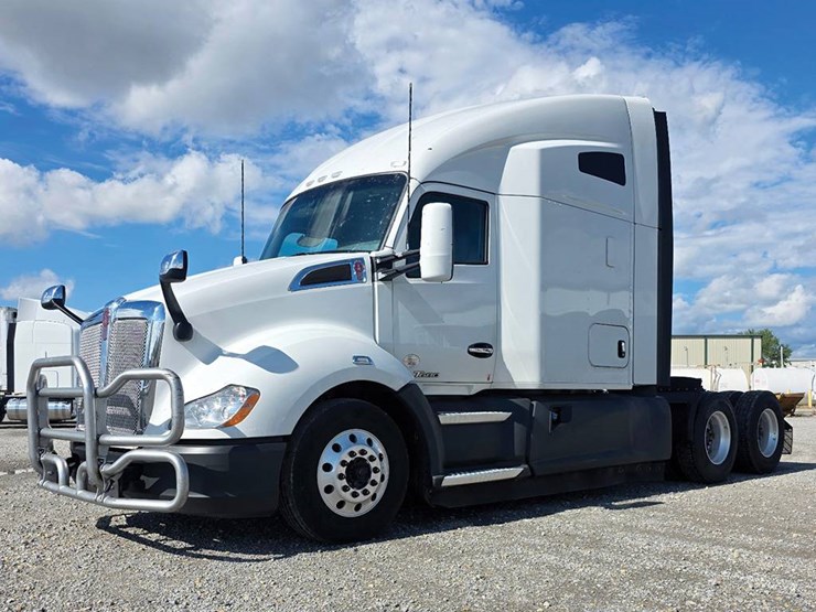 2019-kenworth-t680-image-1