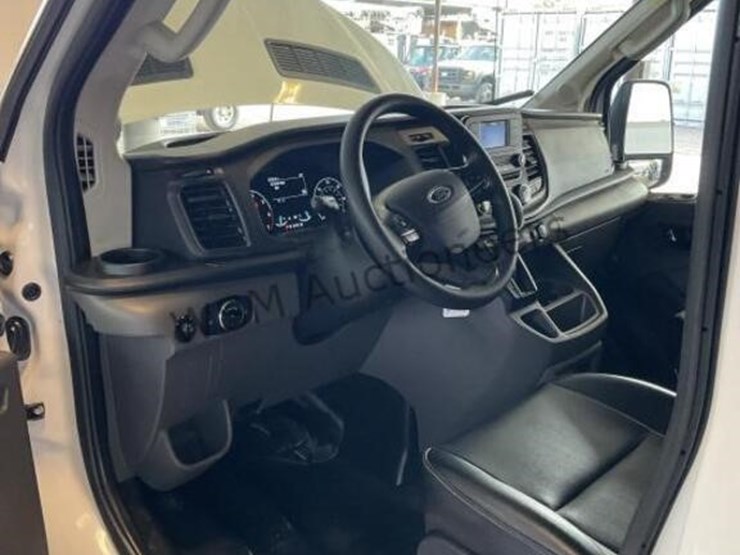 2022-ford-transit-image-30