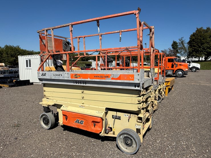 2006-jlg-3246es-image-1