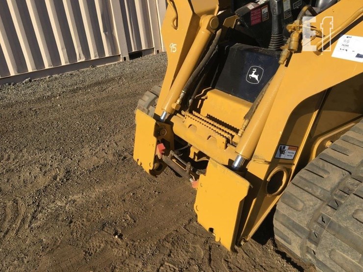 deere-332-image-8