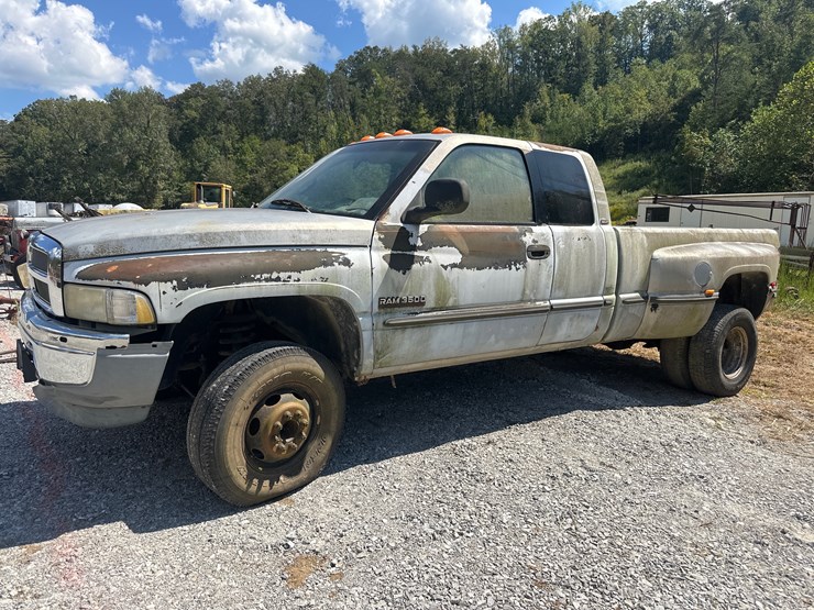 dodge-ram-3500-image-1