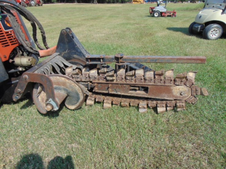 2011-ditch-witch-r230-image-6