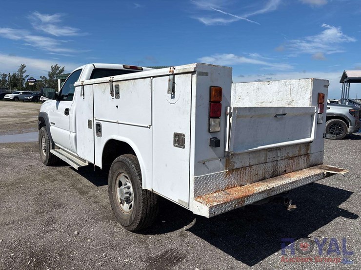 2004-chevrolet-silverado-2500-image-4