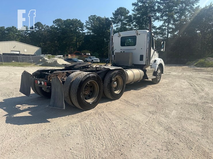 2015-kenworth-t880-image-3