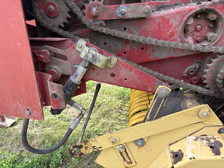 new-holland-644-image-7