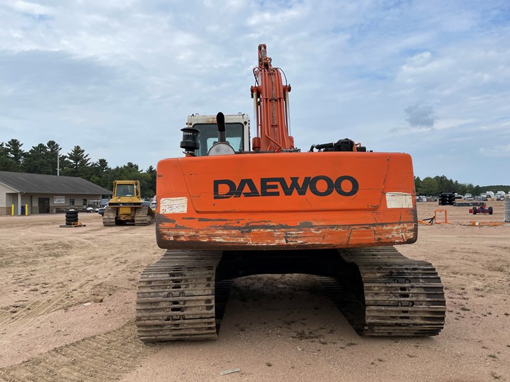2002-daewoo-solar-220-lc-iii-image-4