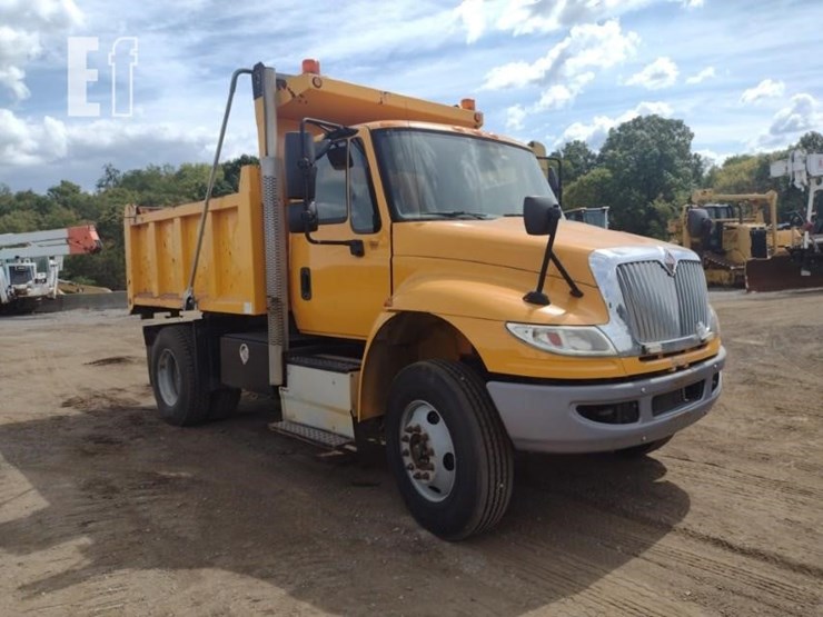 2018-international-durastar-4300-image-32