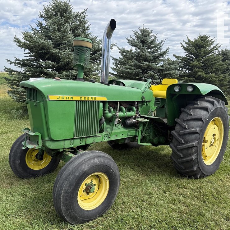 JOHN DEERE 4440