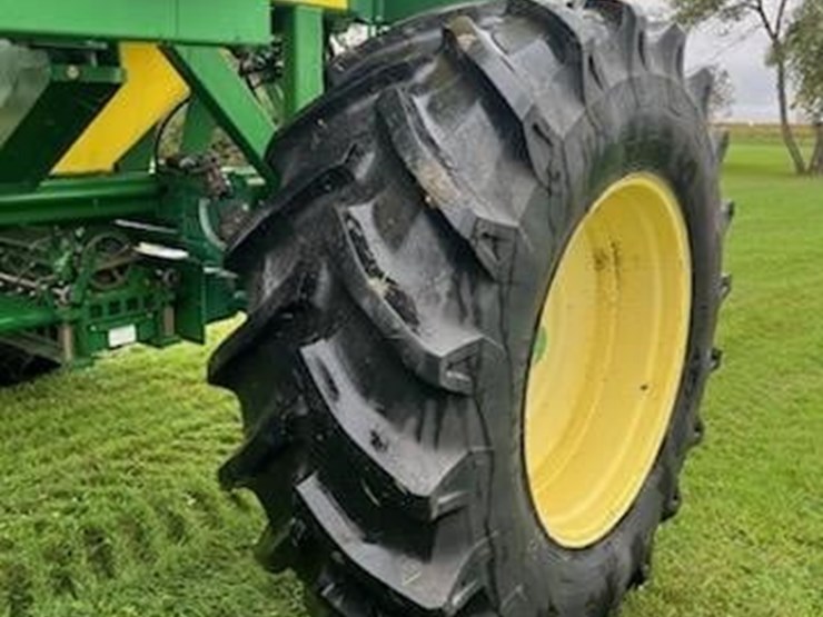john-deere-1820-image-9