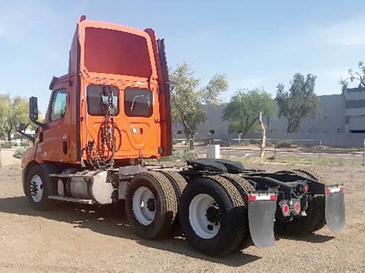 freightliner-cascadia-116-image-2