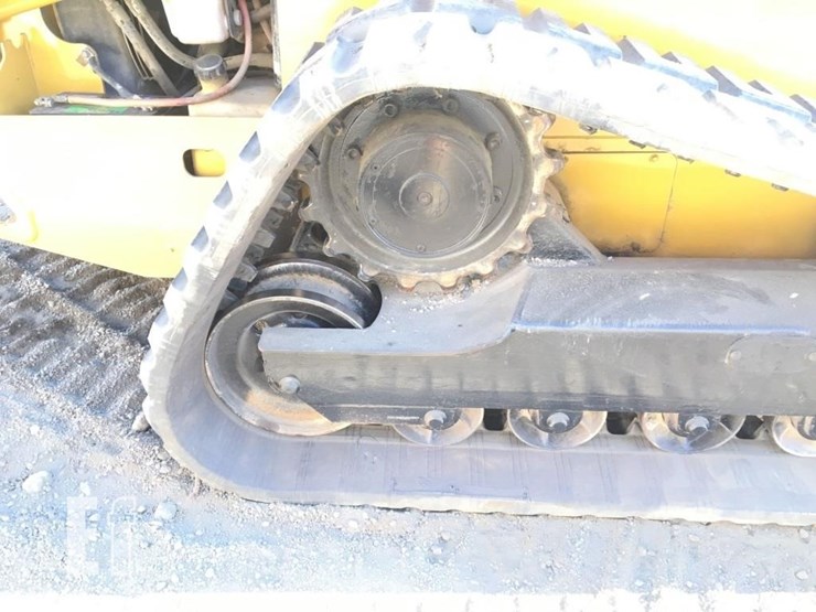 deere-332-image-7