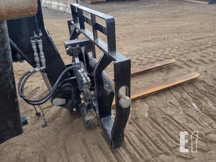 2023-jlg-1055-image-20