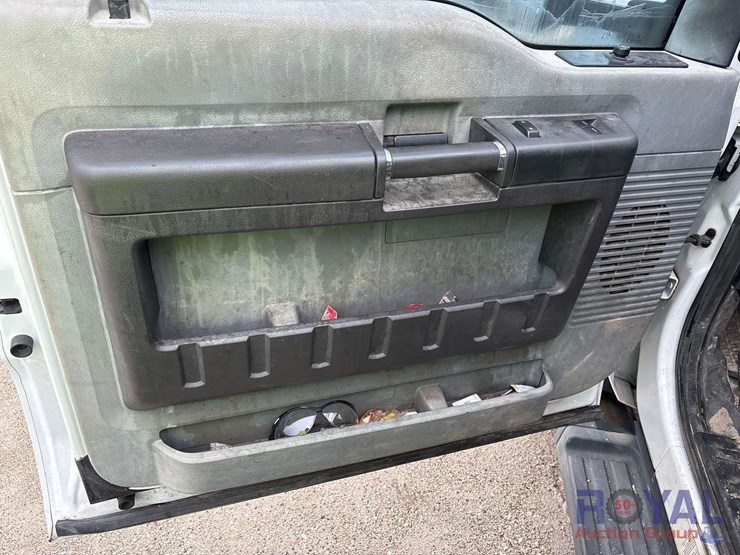 2016-ford-f550-image-12