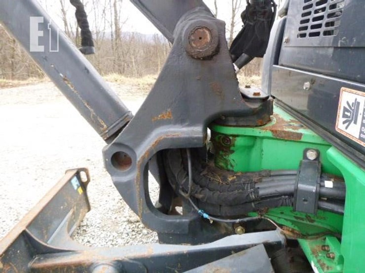 2021-takeuchi-tl8r-image-25