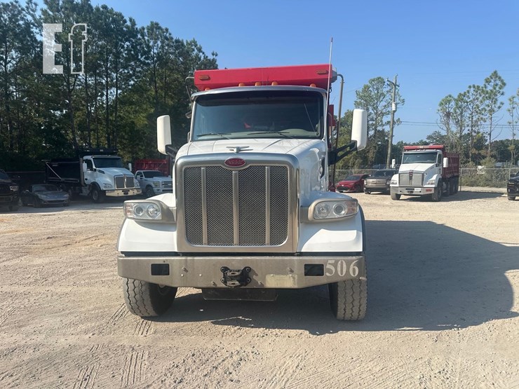 2019-peterbilt-567-image-11